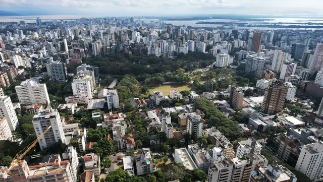 Moinhos de Vento e o Parcão vistos do alto, Moinhos de Vento, Porto Alegre
